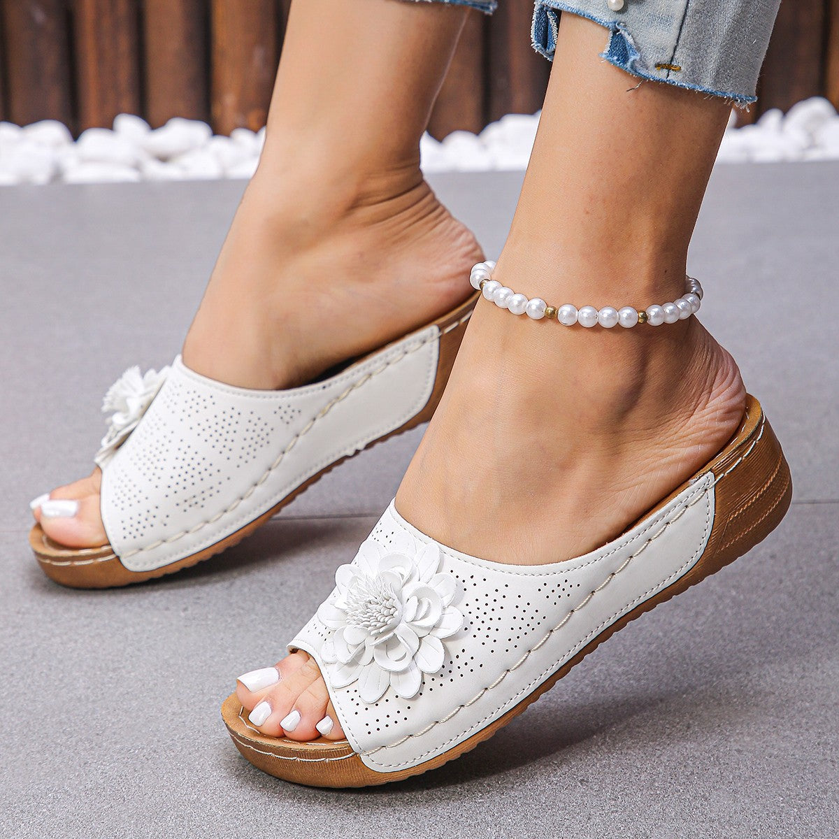 2025 Spring and Summer New Wedge Heel Open Toe Outdoor Slippers