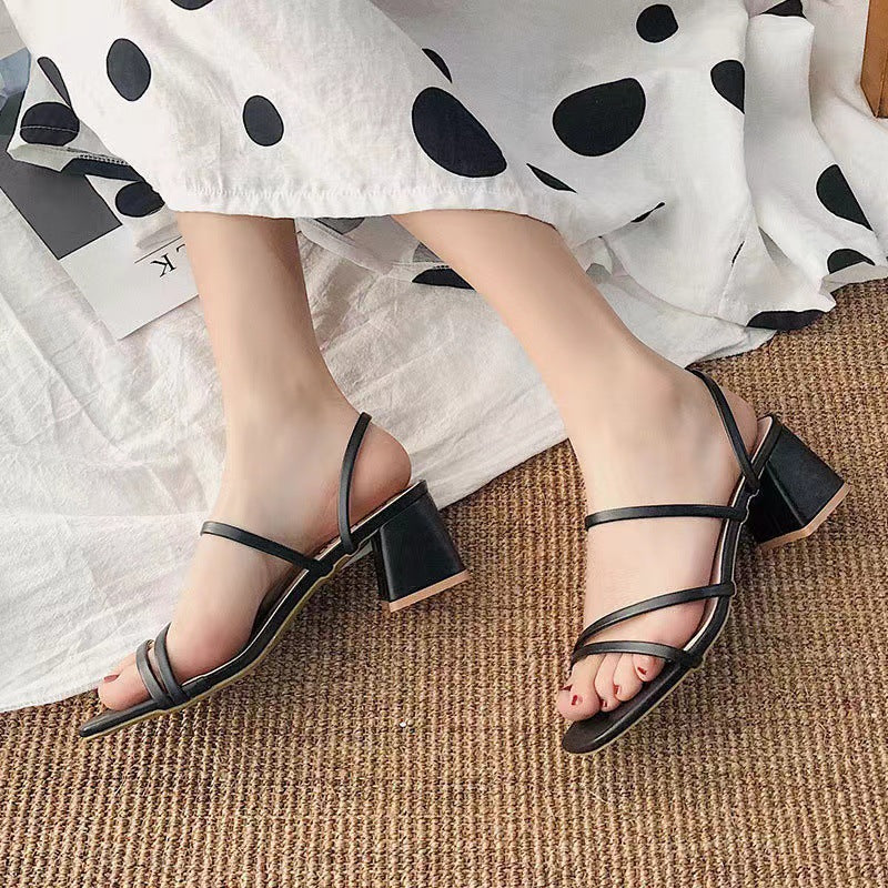 New mid-heeled sandals for women to wear as outerwear, thick heels and one-strap shoes for women